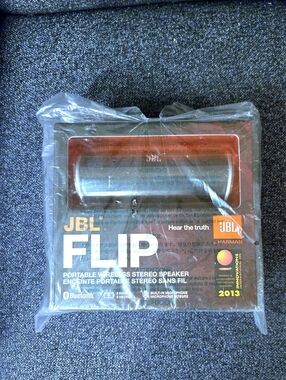 NEW In Box SEALED JBL FLIP Bluetooth Speaker JBLFLIPBLKAM Black